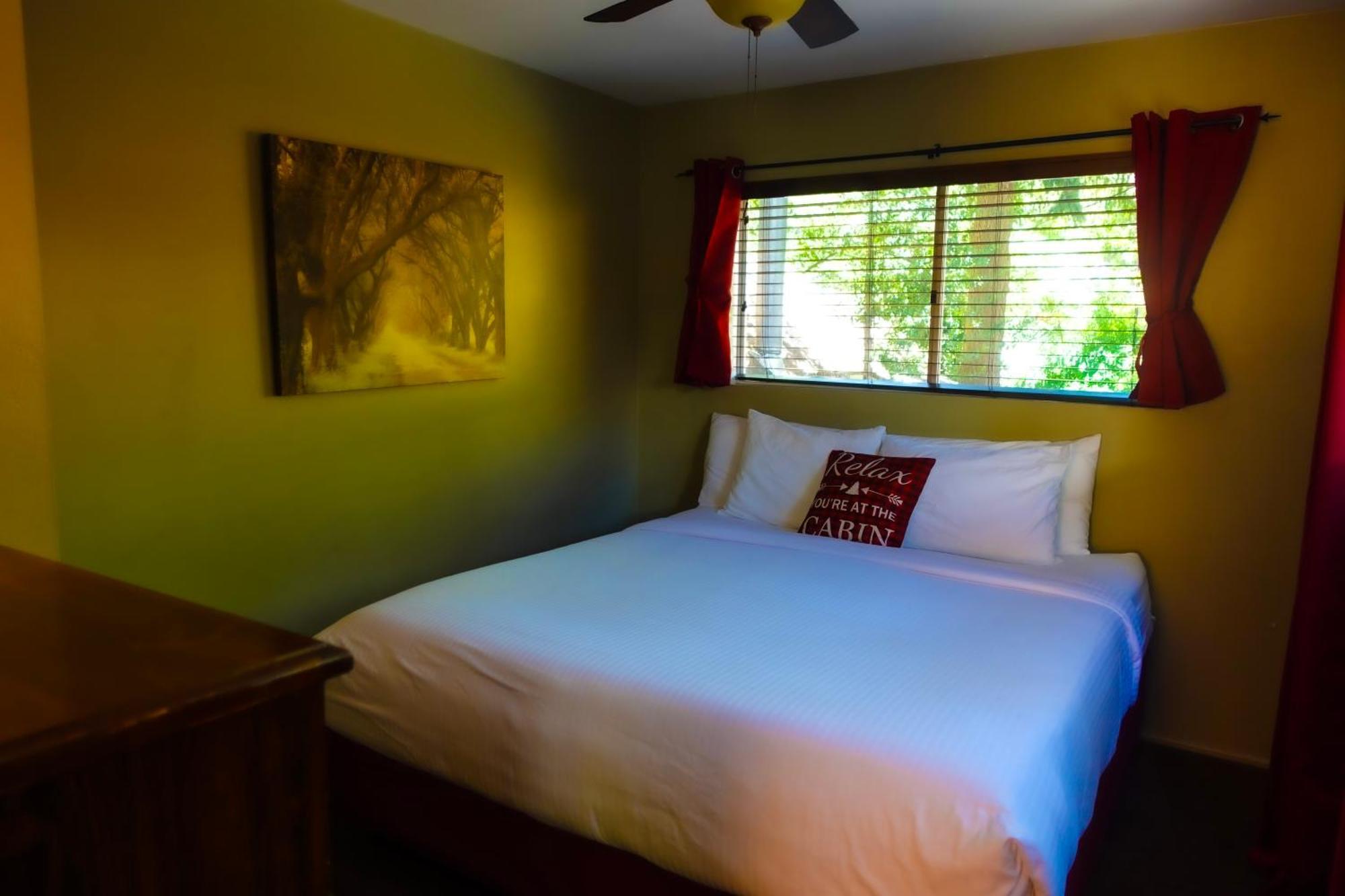 Sleepy Hollow Cabins & Hotel Crestline Exterior foto
