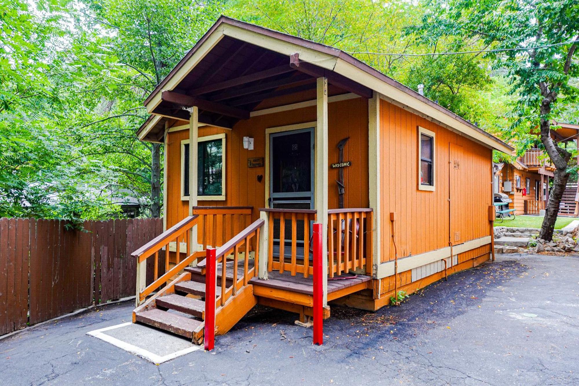 Sleepy Hollow Cabins & Hotel Crestline Exterior foto