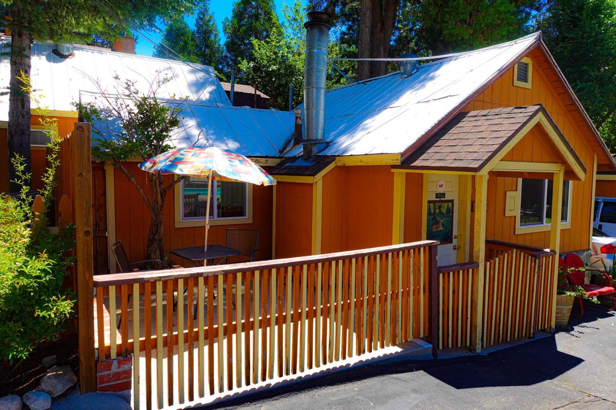 Sleepy Hollow Cabins & Hotel Crestline Exterior foto